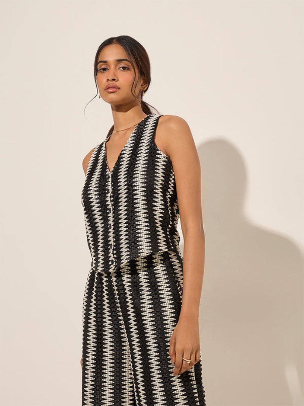 BLACK & WHITE CO-ORD WITH ZIGZAG DESIGN