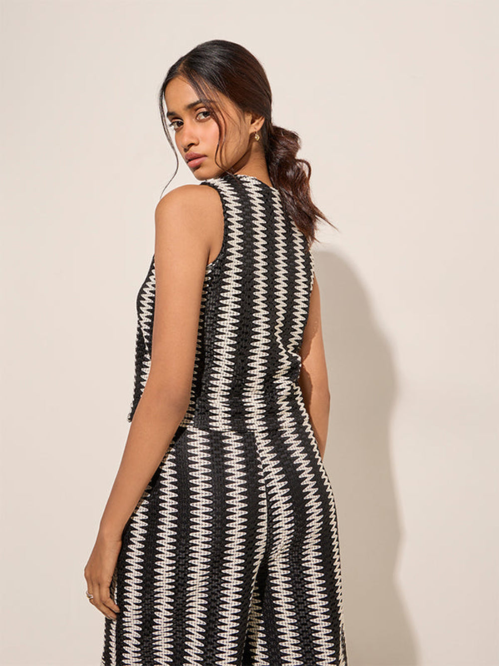 BLACK & WHITE CO-ORD WITH ZIGZAG DESIGN